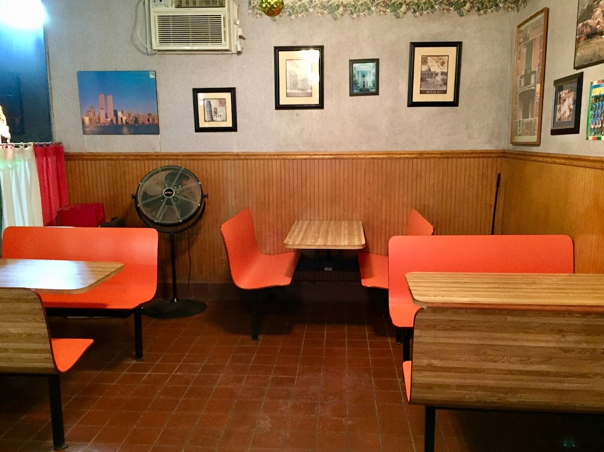 Bellisario Pizza Shop - Photo 4