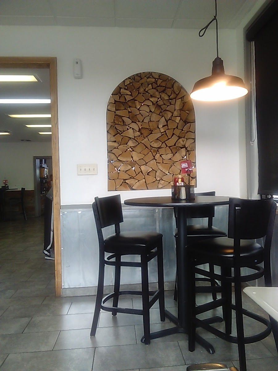 Herschel's Restaurant - Photo 3