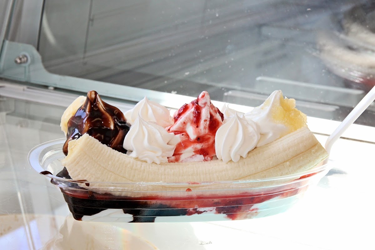 Charley B's Classic Grill & Ice Cream Parlour - Photo 1