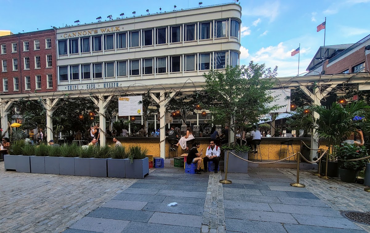 The Garden Bar - Photo 4