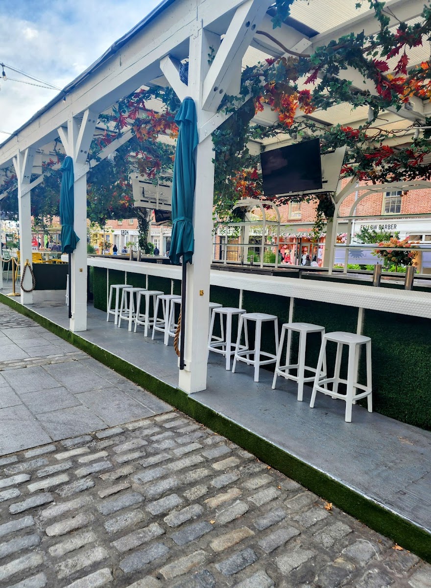 The Garden Bar - Photo 6