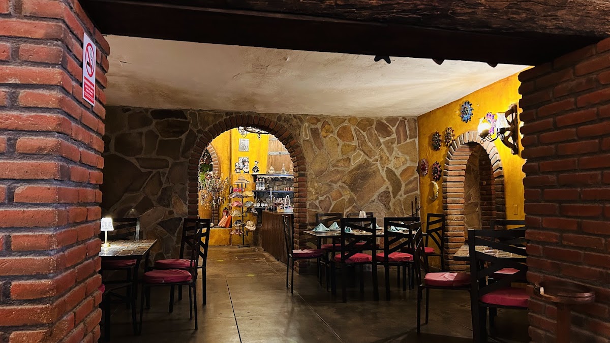Jazmin's Restaurant - Photo 4