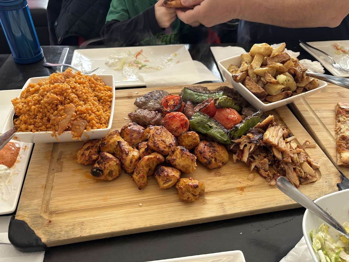 Bosphorus Istanbul Kebab - Photo 5
