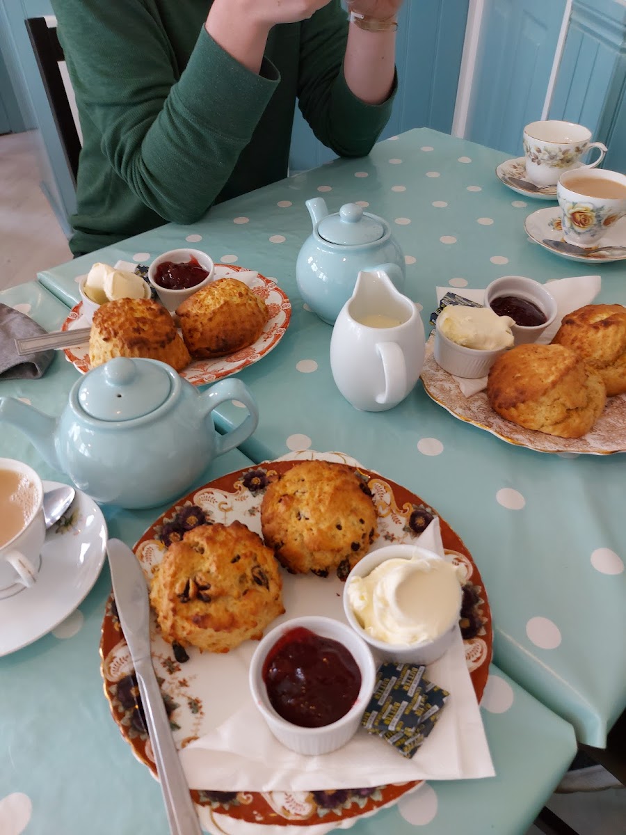 DillyDally Tearoom - Brixham - Photo 1