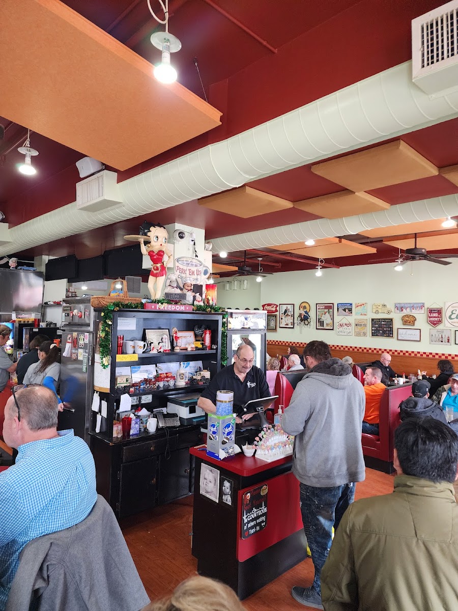th Street Café - Photo 9
