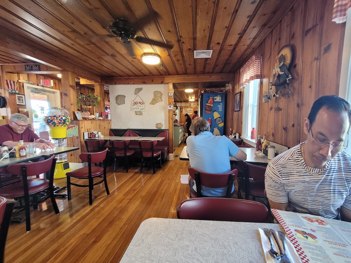 th Street Café - Photo 7