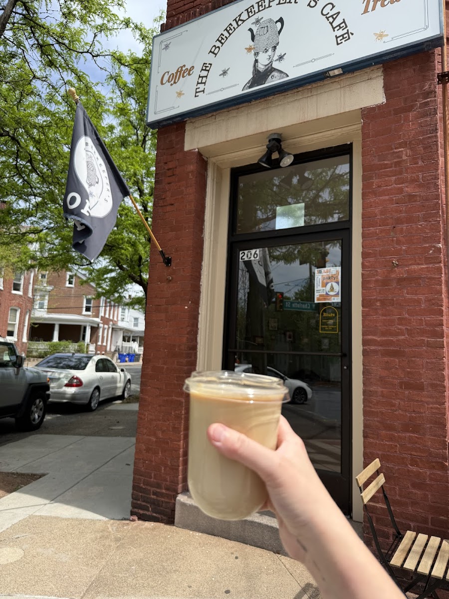 The Beekeeper's Café