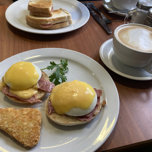 Eggs Benedict