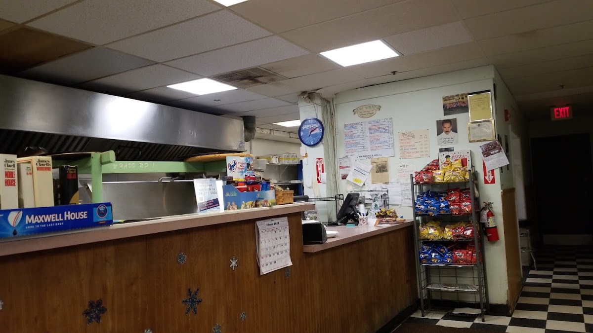 Baldie's Pizzeria - Photo 6