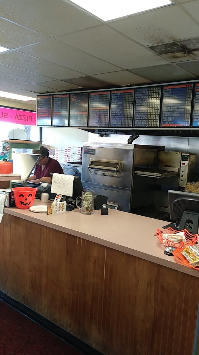 Baldie's Pizzeria - Photo 7
