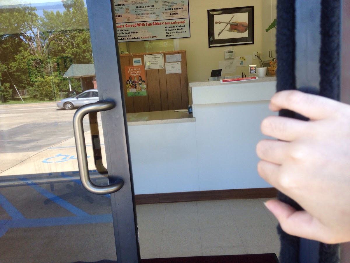 Golden Pier Seafood - Photo 3