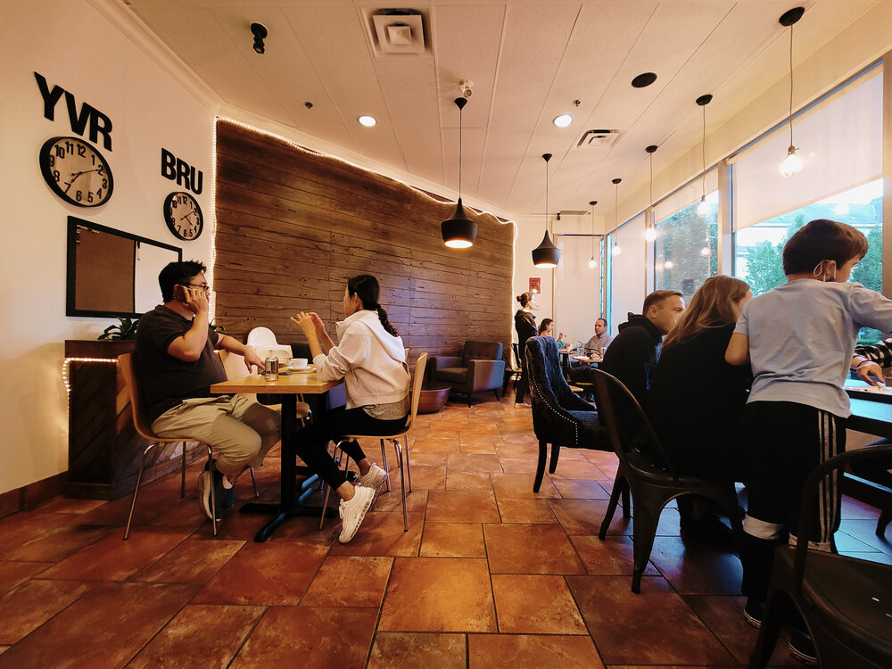 Leon's Cafe Gourmet Belgian Specialties - Photo 6