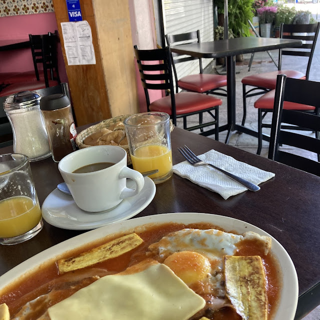 Huevos Motuleños