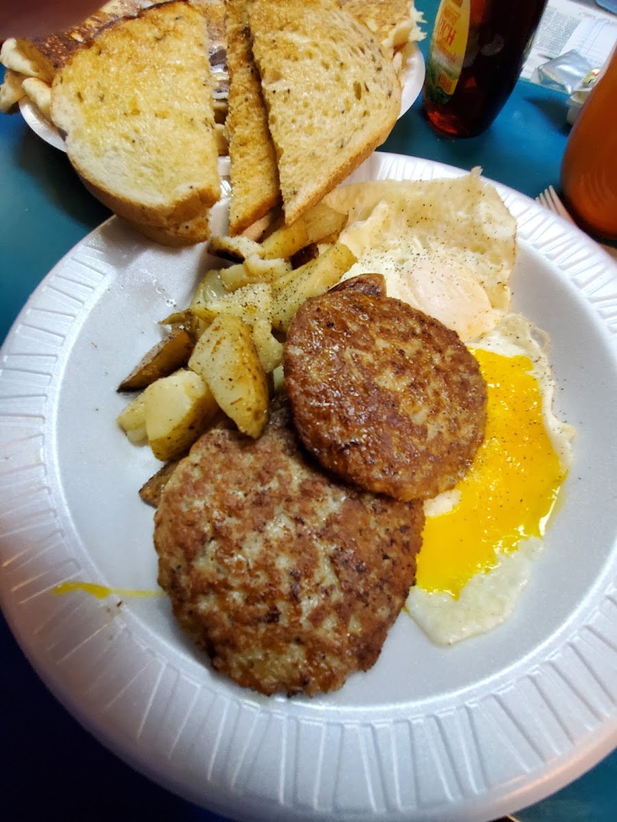 Al Gauron Luncheonette - Photo 2