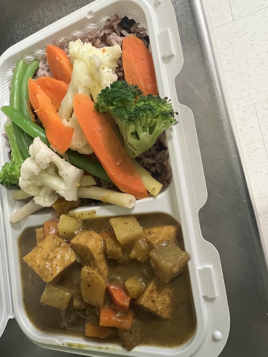 Coral's Caribbean Cuisine - Photo 2
