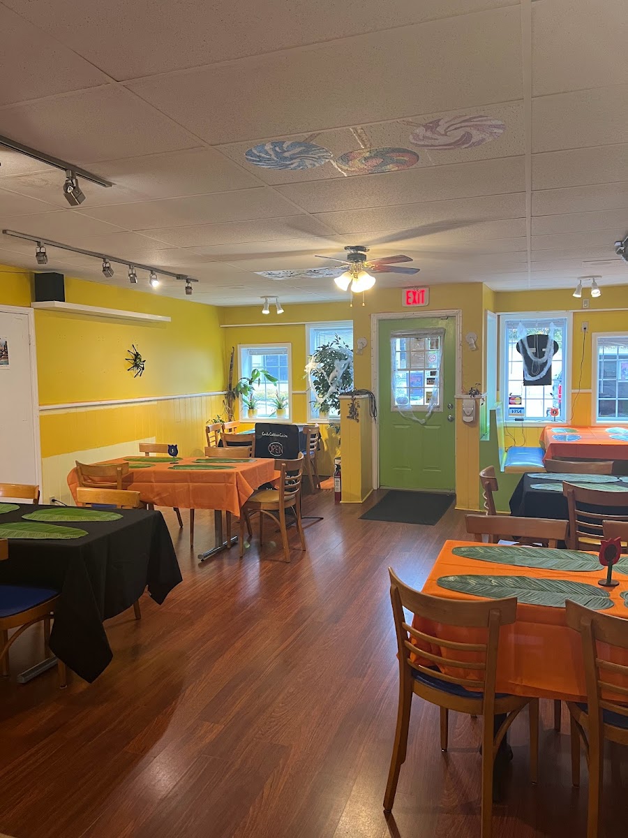 Coral's Caribbean Cuisine - Photo 3