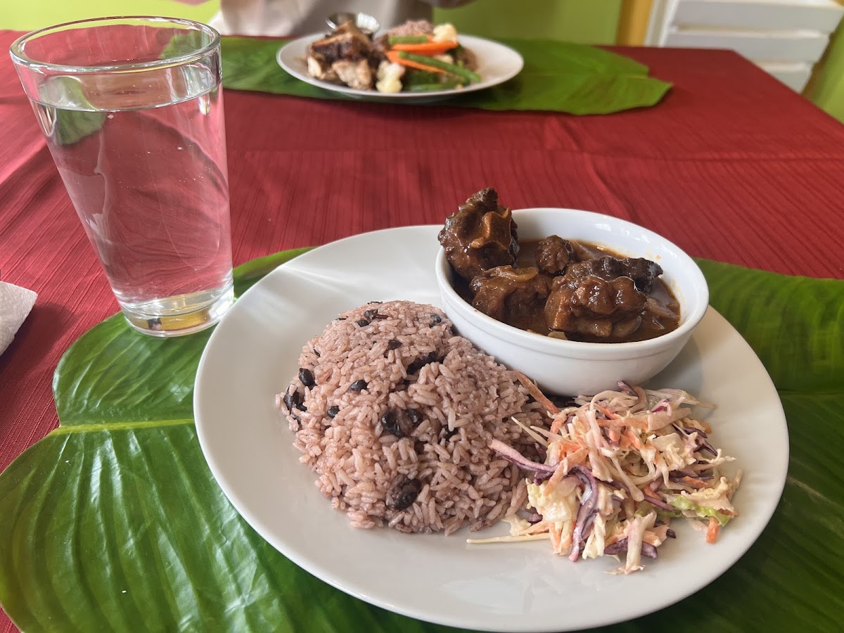 Coral's Caribbean Cuisine - Photo 4