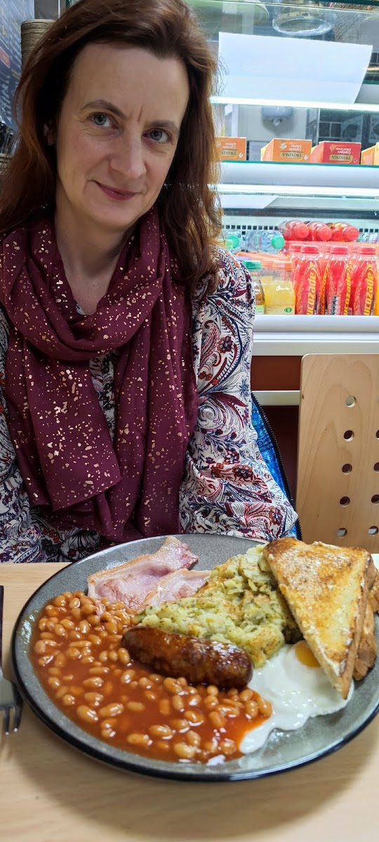 Frankie's Cafe - Photo 4