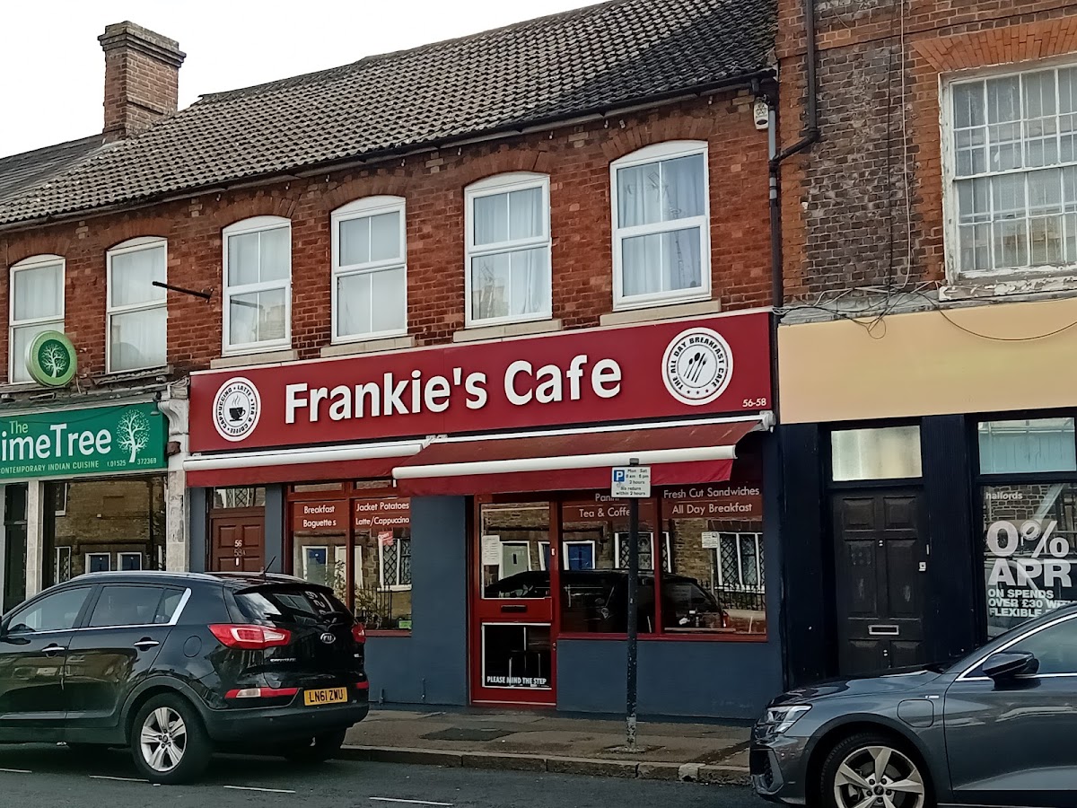 Frankie's Cafe - Photo 7