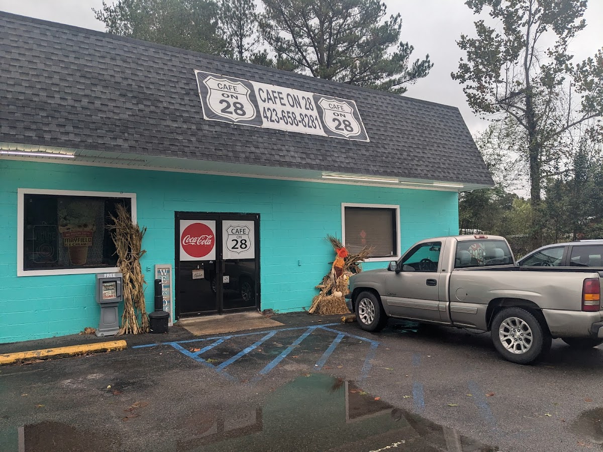 Cafe on 28