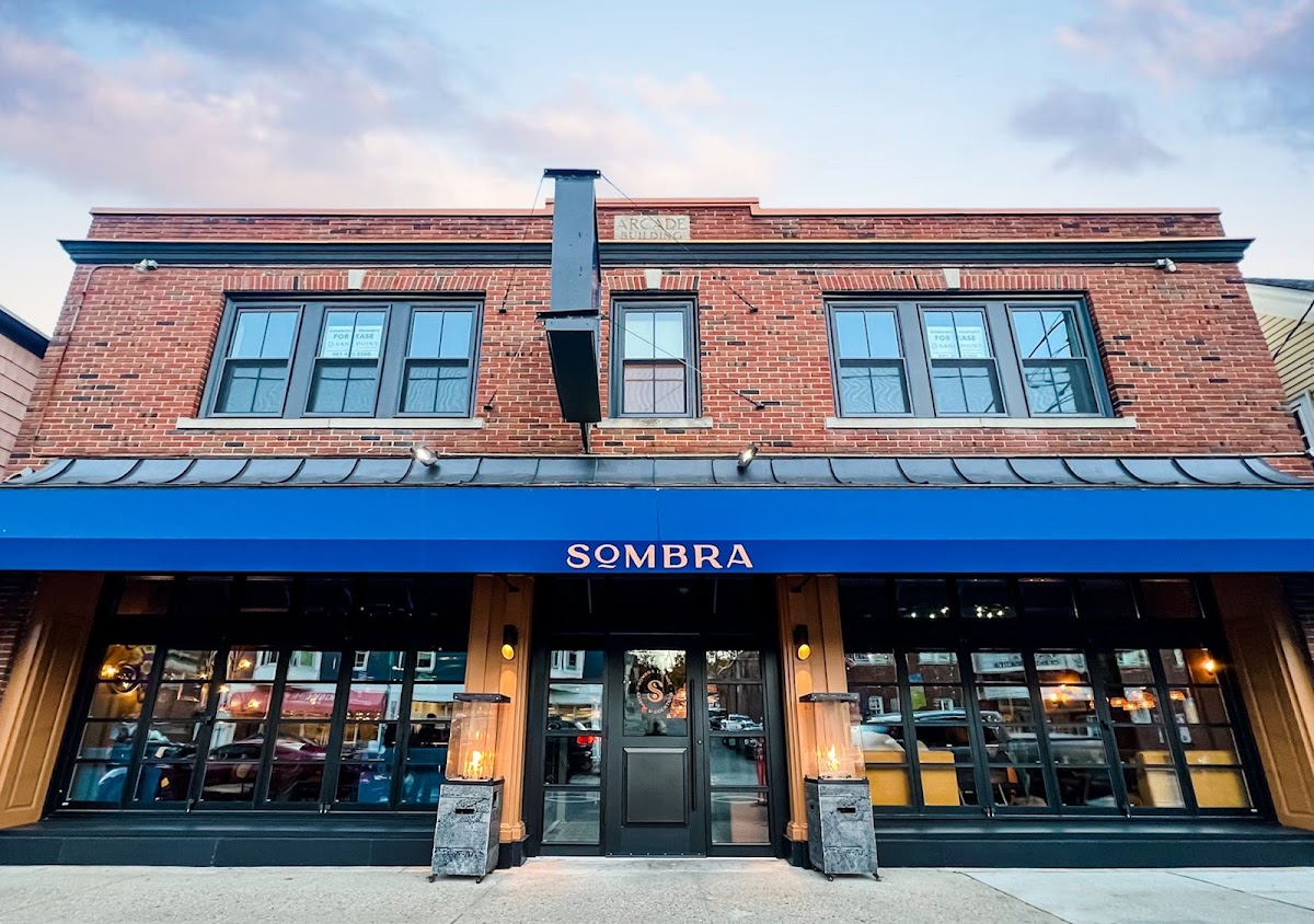 Sombra Eatery & Lounge - Photo 2