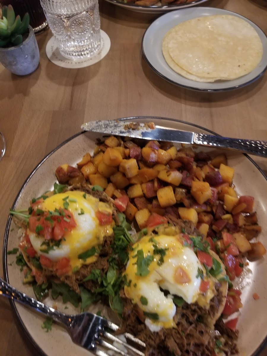 Sombra Eatery & Lounge - Photo 3