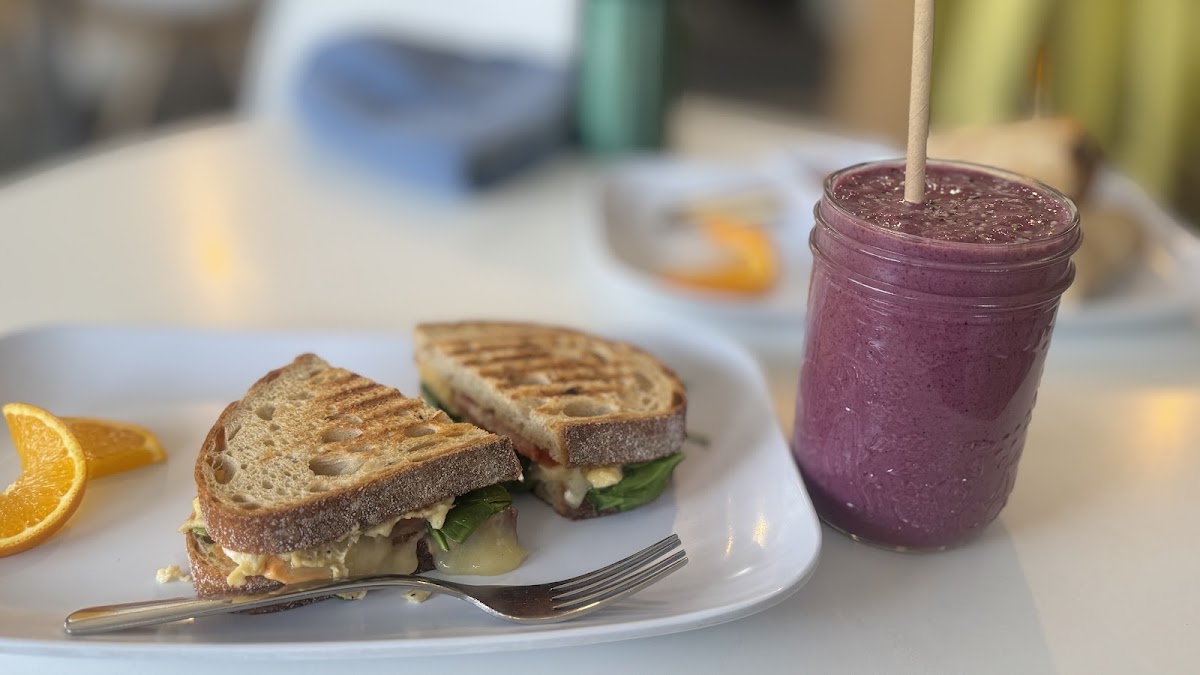 Communitea Cafe - Photo 4