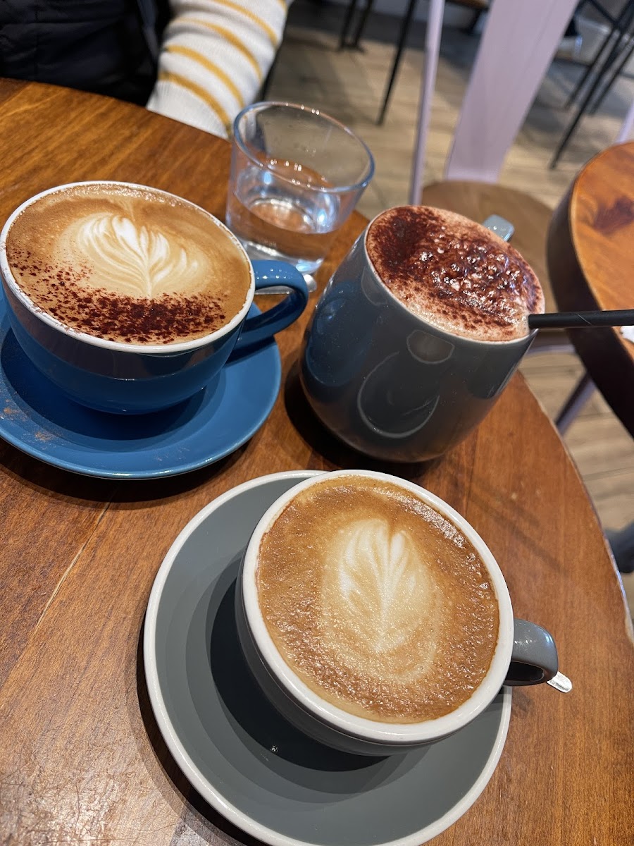 Hot Gossip Coffeehouse - Photo 2