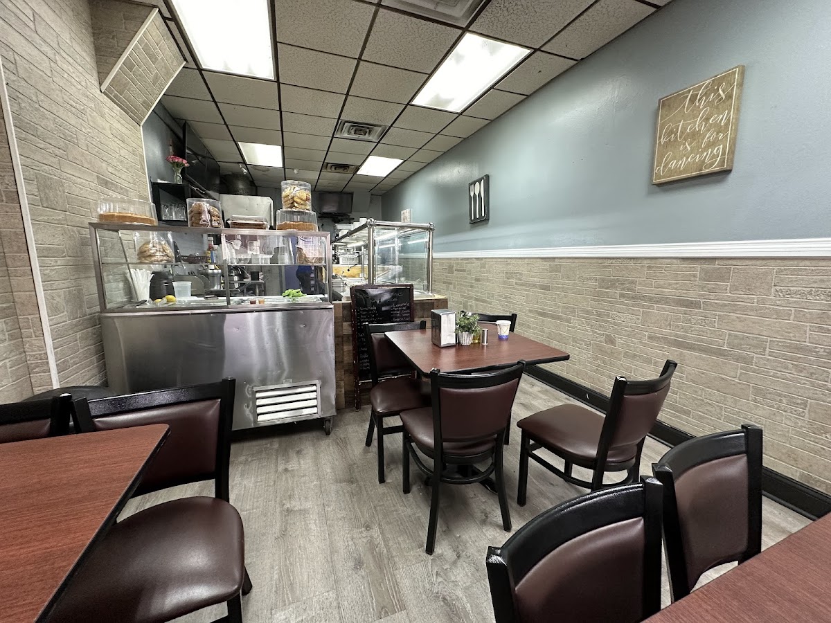 Gustoso Restaurant - Photo 4