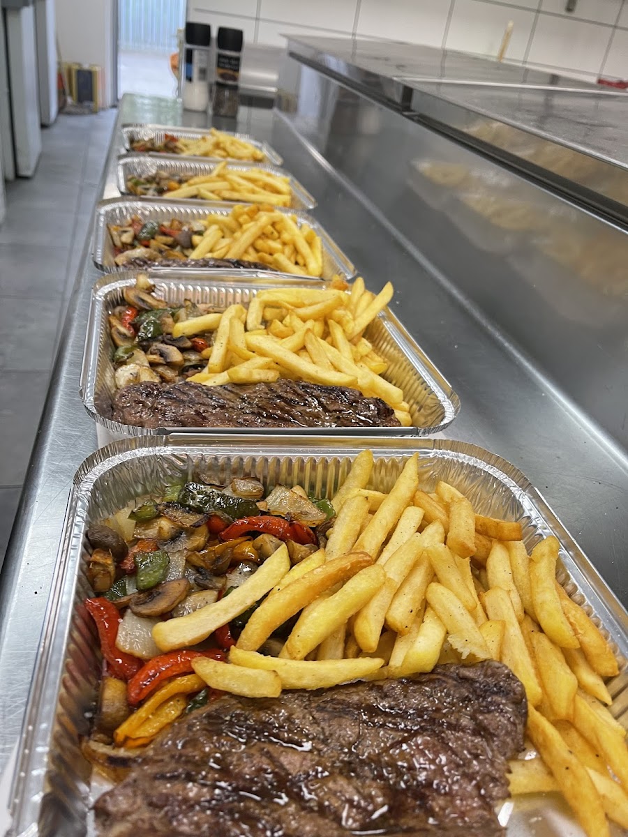 Adore Takeaway - Photo 3