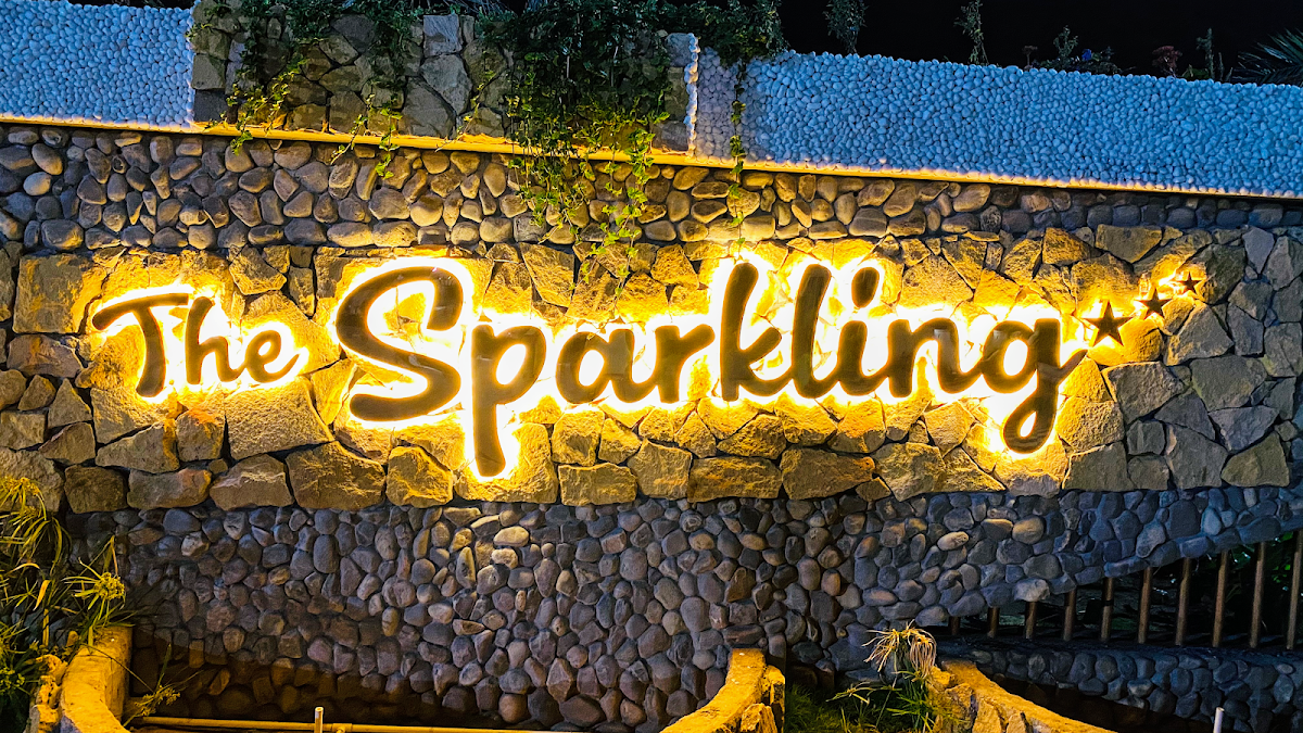 Sparkling Garden Restaurant - Photo 2