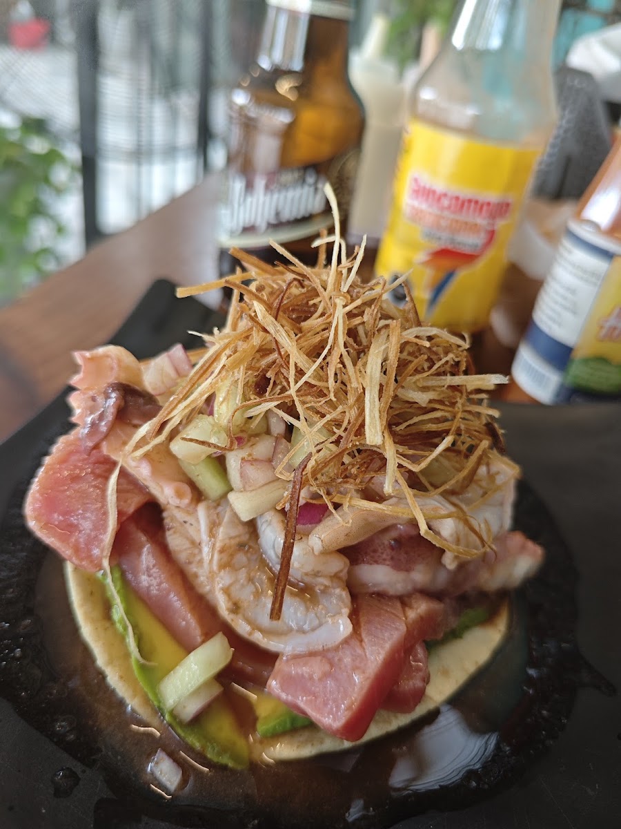 El Curandero Mariscos & grill - Photo 3