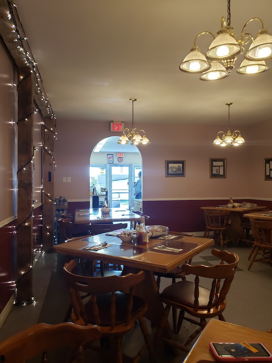Reid's Restaurant & Bakery - Photo 3