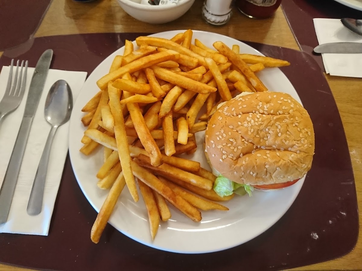 Reid's Restaurant & Bakery - Photo 4