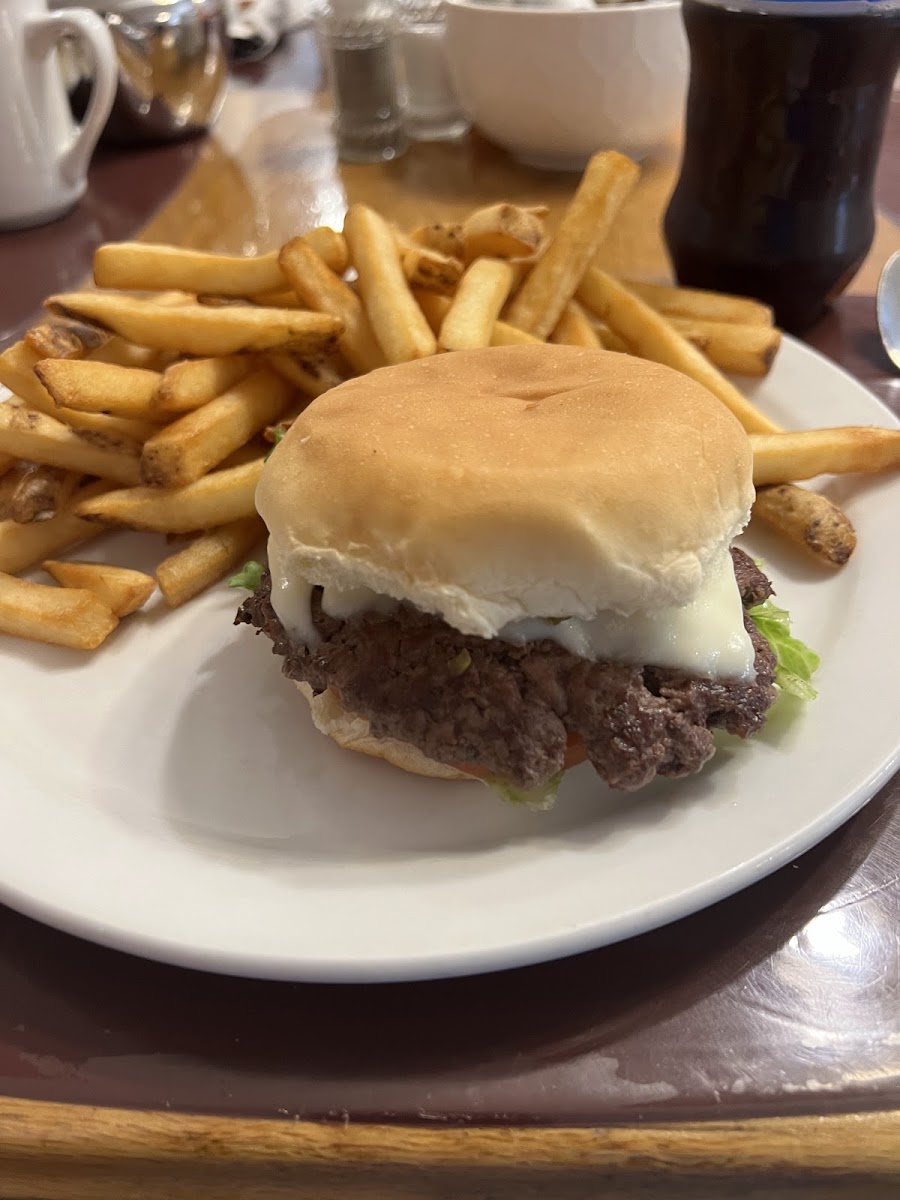 Reid's Restaurant & Bakery - Photo 6