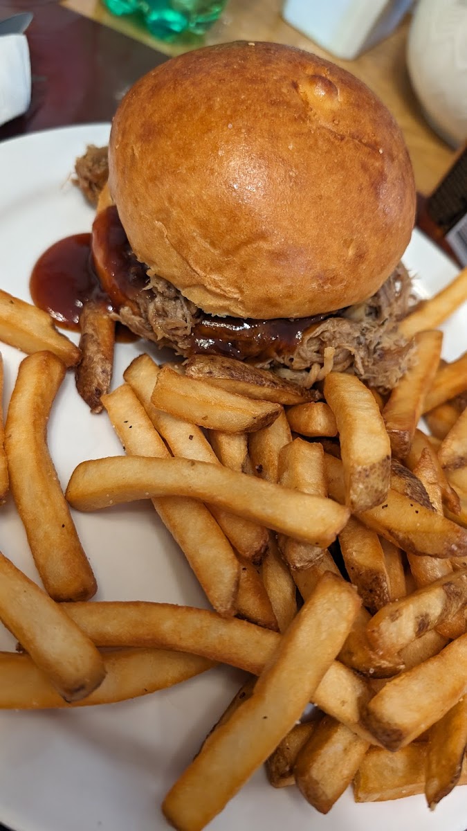 Reid's Restaurant & Bakery - Photo 7