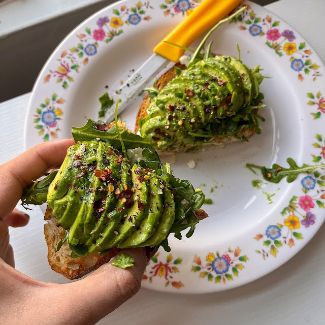 Avo & Pomegranate Toast