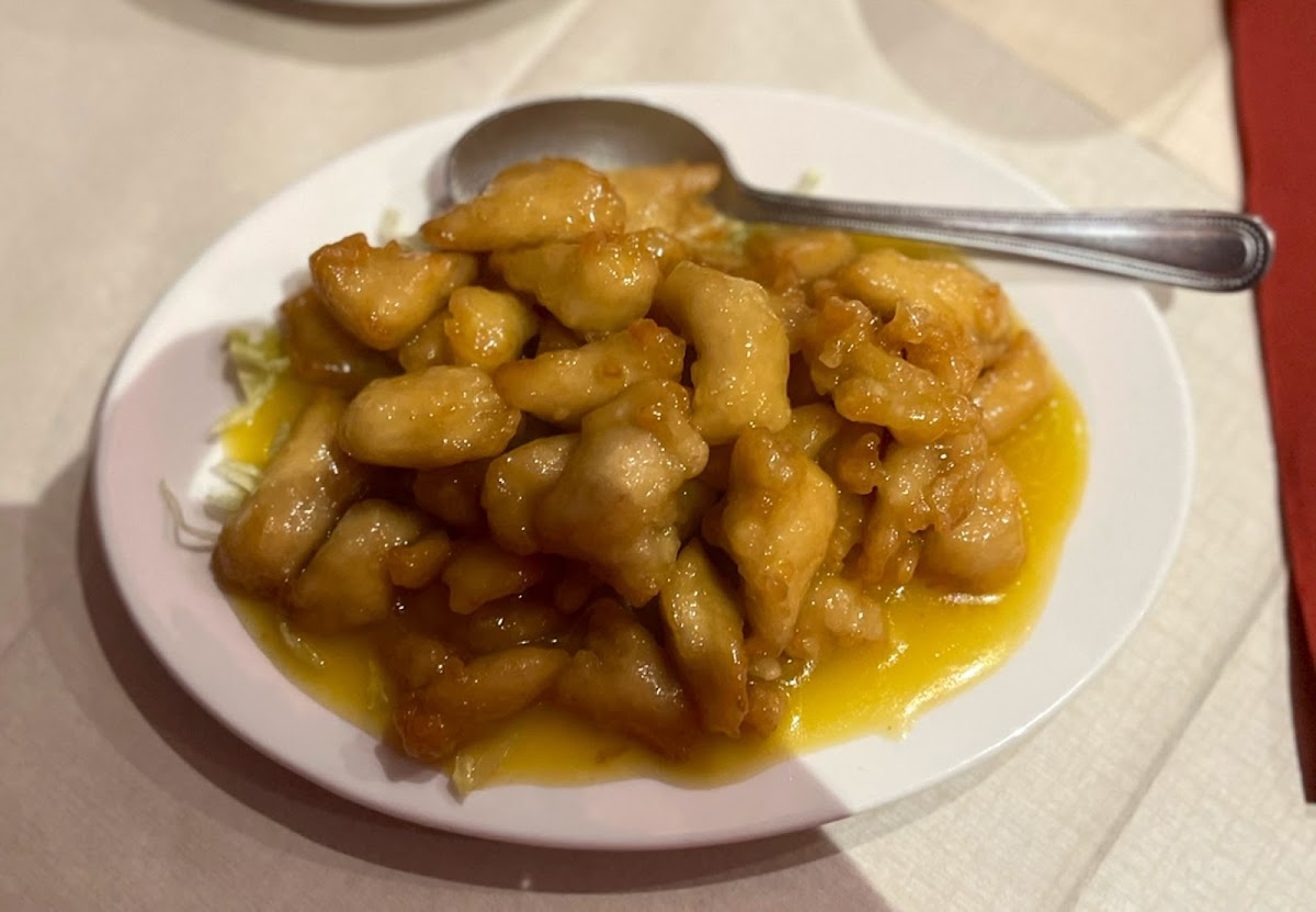 Bamboo Chinese & Thai Restaurant - Photo 9