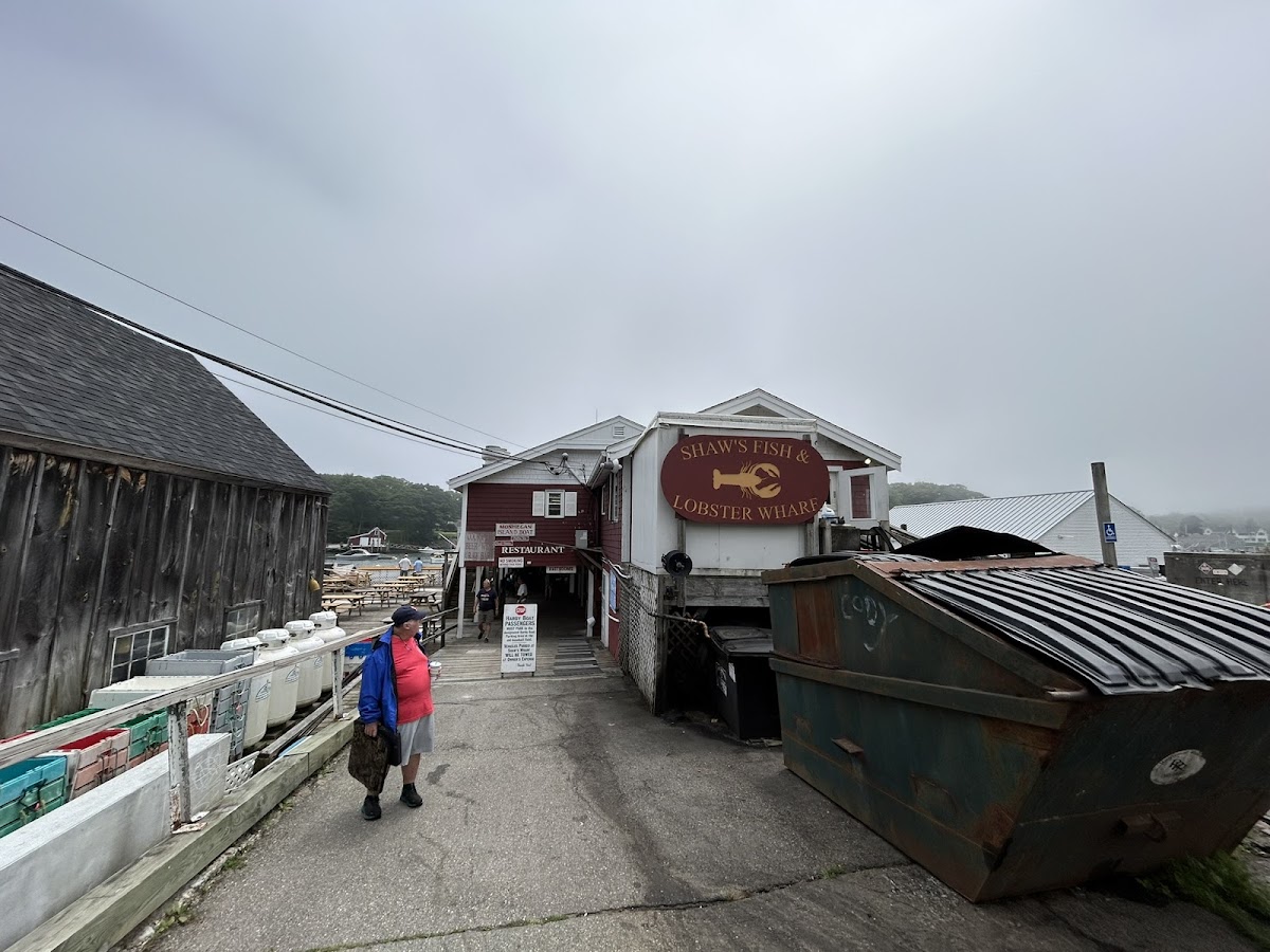 Shaw's Fish & Lobster Wharf - Photo 2