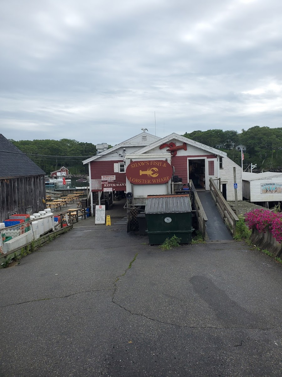 Shaw's Fish & Lobster Wharf - Photo 3