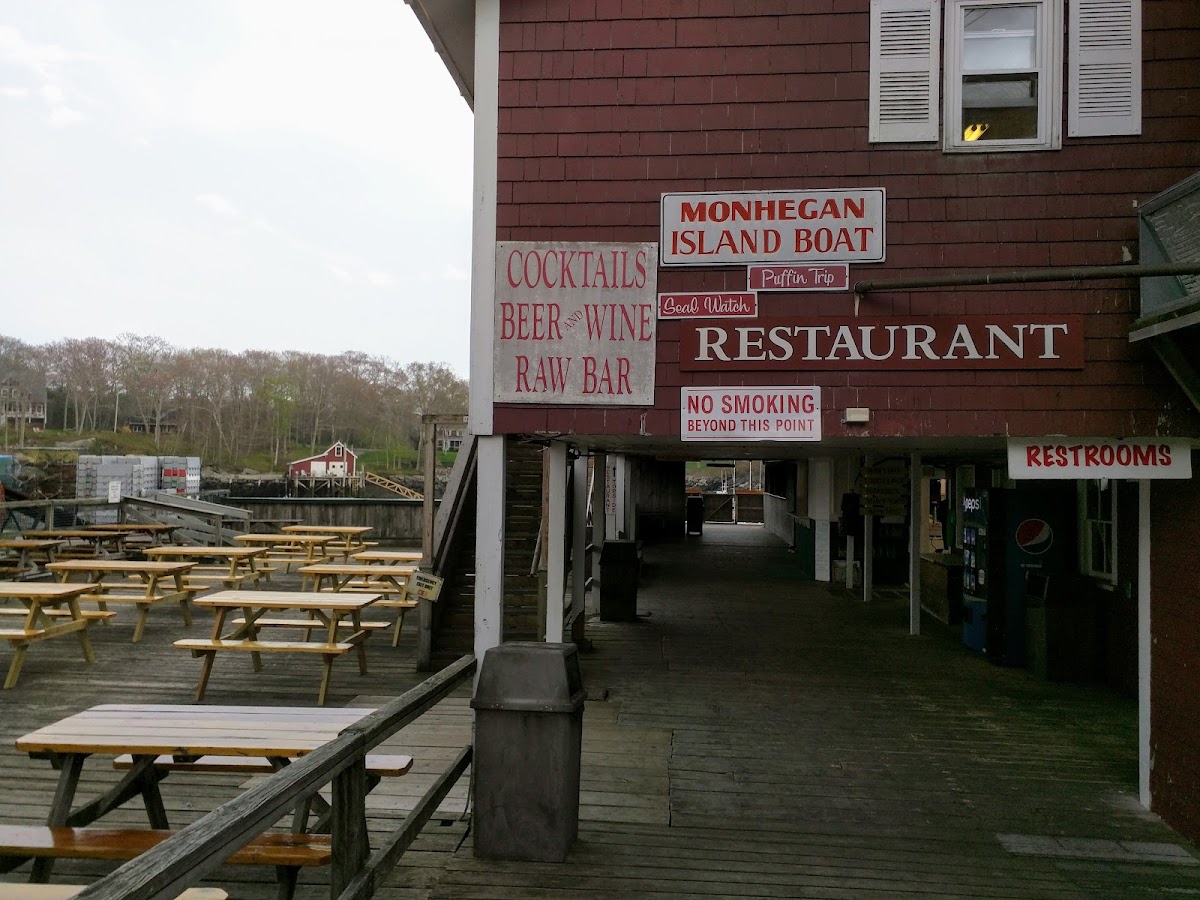 Shaw's Fish & Lobster Wharf - Photo 6