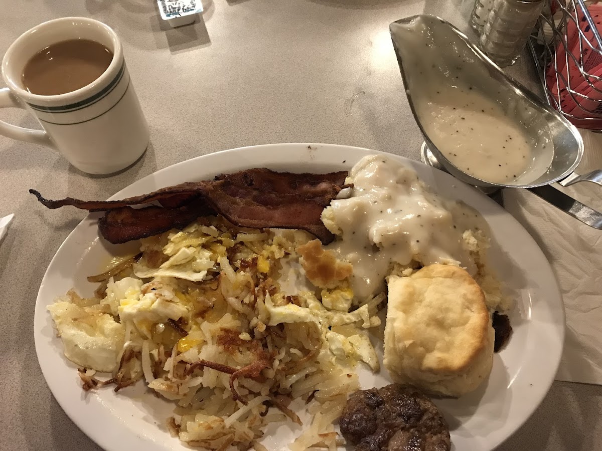 The Colonial Pancake & Waffle House - Photo 3