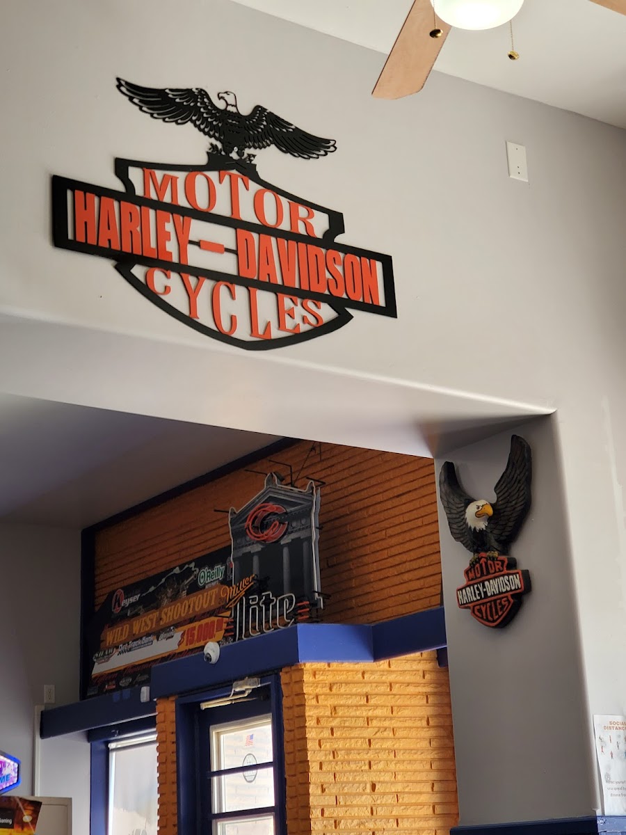 Shepps Bar & Grill - Photo 9