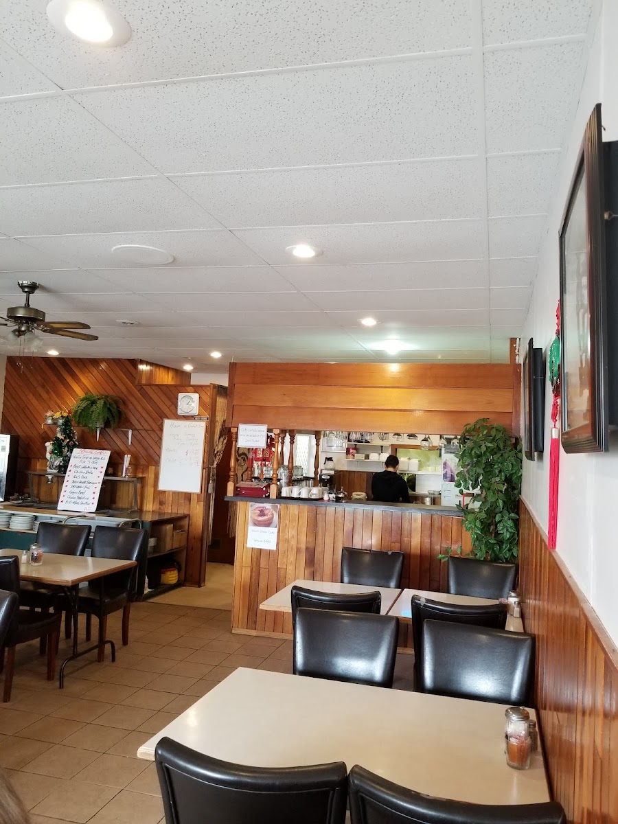 Lotus Garden Family Restaurant - Photo 6
