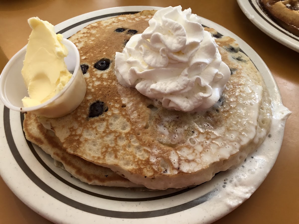Village Diner - Photo 8