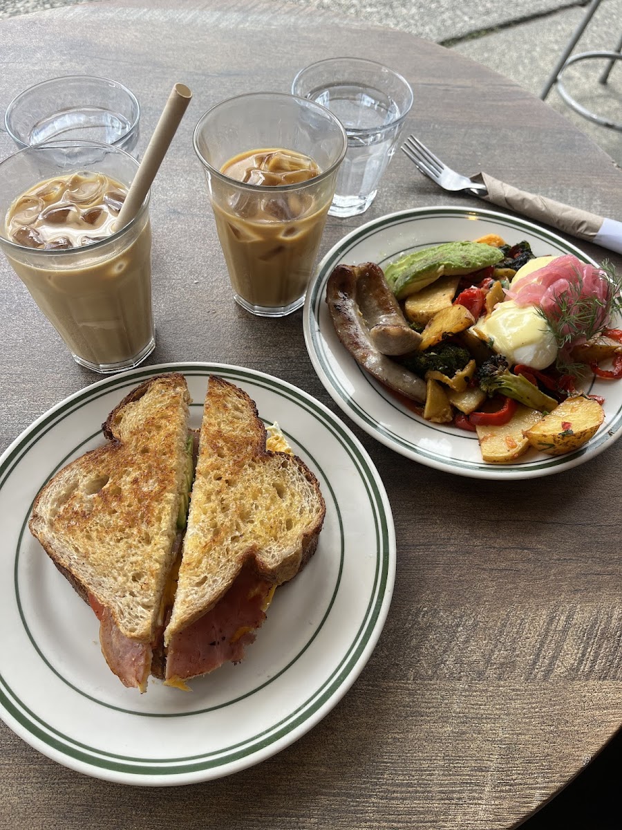 Hunnybee Bruncheonette - Photo 1
