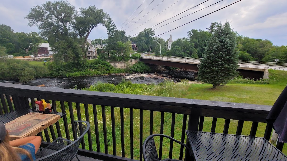 The Mystic River Cafe