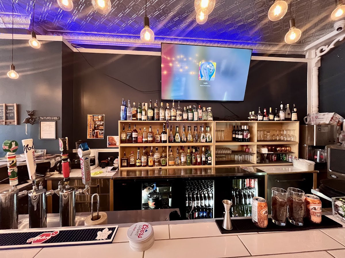 Tap & Tonic Pub and Bistro - Photo 2