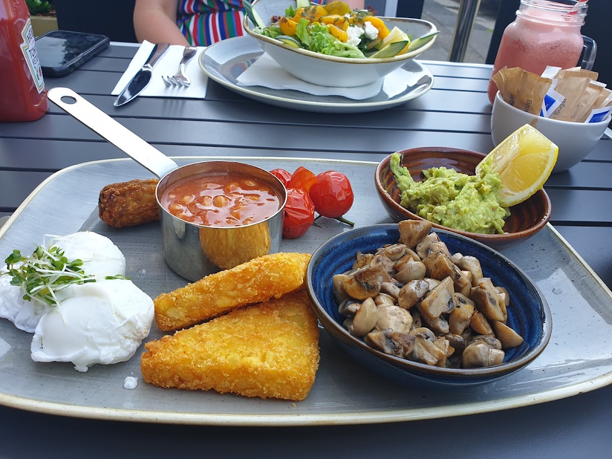 Marlo's Brasserie - Photo 3
