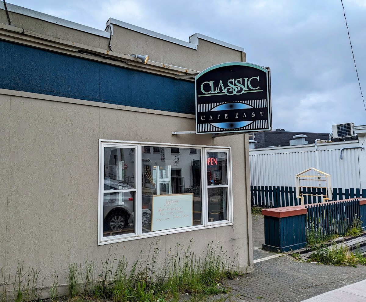 Classic Cafe East - Photo 3